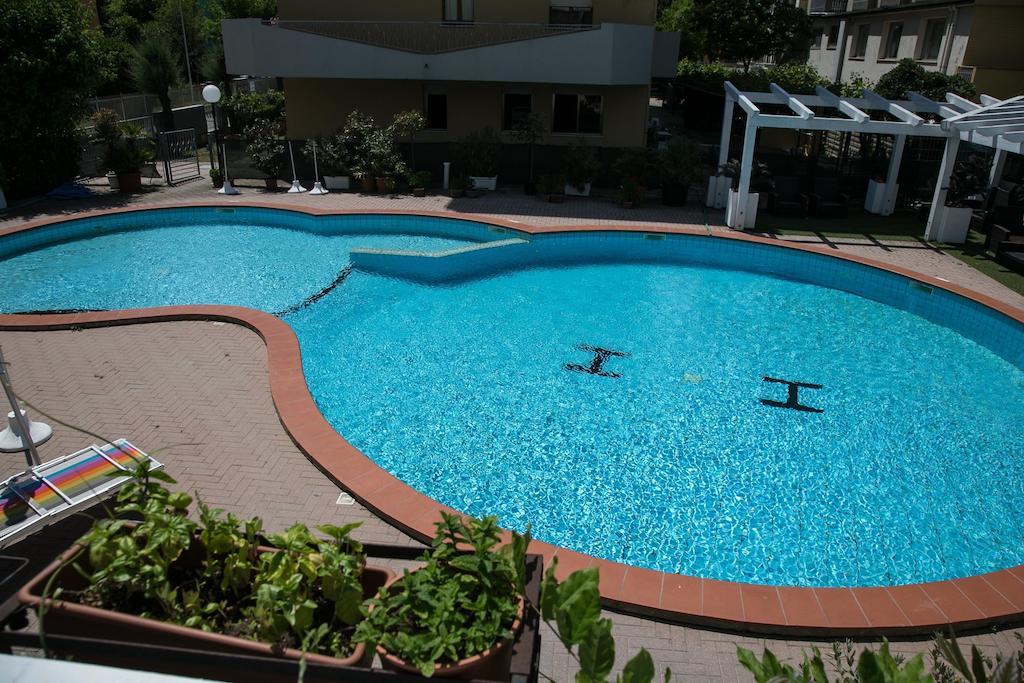 Hotel Heaven Rimini Eksteriør bilde